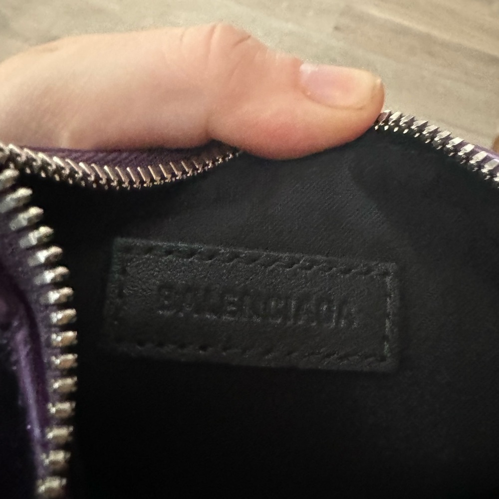 BALENCIAGA Le Cagole leather handbag Never worn, with tag metallic purple - Picture 7 of 10